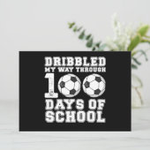 Dribbelde mijn weg door 100 dagen schoolvoetbal kaart (Staand voorkant)
