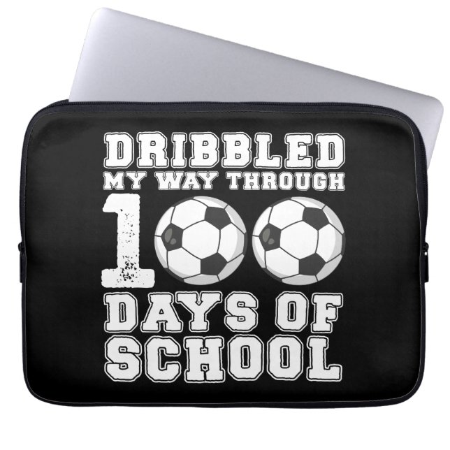 Dribbelde mijn weg door 100 dagen schoolvoetbal laptop sleeve (Voorkant)