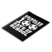 Dribbelde mijn weg door 100 dagen schoolvoetbal notitieboek (Linkerzijde)