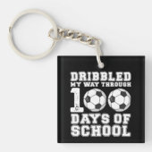Dribbelde mijn weg door 100 dagen schoolvoetbal sleutelhanger (Voorkant)