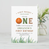 Dribble over basketbal 1e verjaardagsfeestje kaart (Staand voorkant)