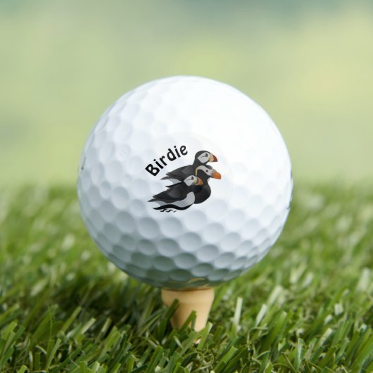 Drie aangenaam bevriende Puffins-zwemmers-Cartoon Golfballen (Insitu Shirt)