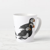 Drie aangenaam bevriende Puffins-zwemmers-Cartoon Latte Mok (Rechterhoek)