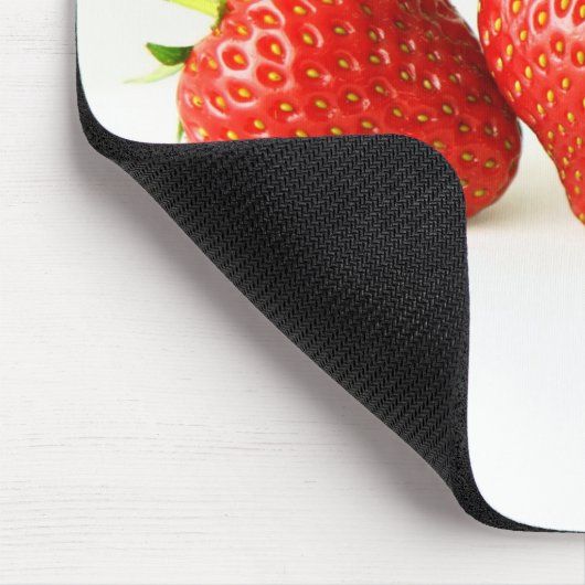 Drie aardbeien op wit MPCNM Muismat (Hoek)