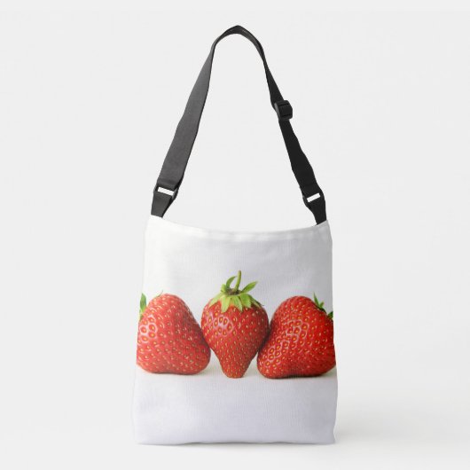 Drie aardbeien op witte cbbcna crossbody tas (Voorkant)