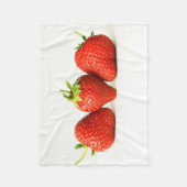 Drie aardbeien op witte FBCNM Fleece Deken (Voorkant)