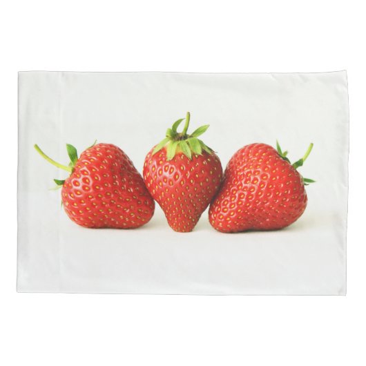 Drie aardbeien op witte pccnm kussensloop (Achterkant)