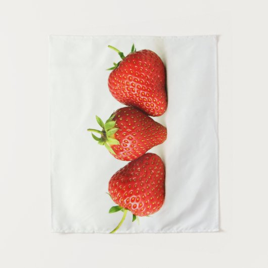 Drie aardbeien op witte wtcnm wandkleed (Voorkant)