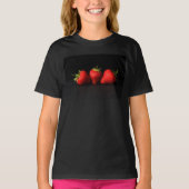 Drie aardbeien op zwart gccnm t-shirt (Voorkant)