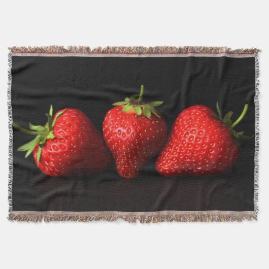 Drie aardbeien op zwarte TBCNA Deken (Voorkant)