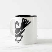 Drie bedekte rij tweekleurige koffiemok (Voorkant links)