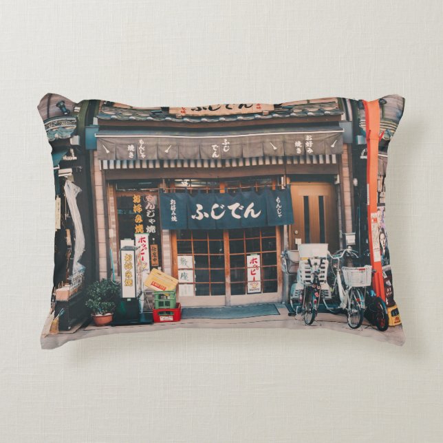 DRIE BICYCLES DIE VOOR DE BOUW WORDEN GEDEELD ACCENT KUSSEN (Voorkant)