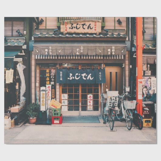 DRIE BICYCLES DIE VOOR DE BOUW WORDEN GEDEELD CADEAUPAPIER (Vlak)