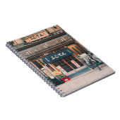 DRIE BICYCLES DIE VOOR DE BOUW WORDEN GEDEELD NOTITIEBOEK (Rechterzijde)