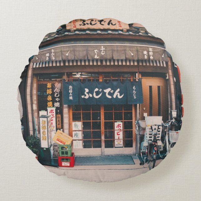 DRIE BICYCLES DIE VOOR DE BOUW WORDEN GEDEELD ROND KUSSEN (Voorkant)