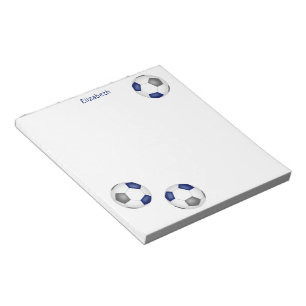 Drie blauwgrijze voetballen gepersonaliseerd notitieblok