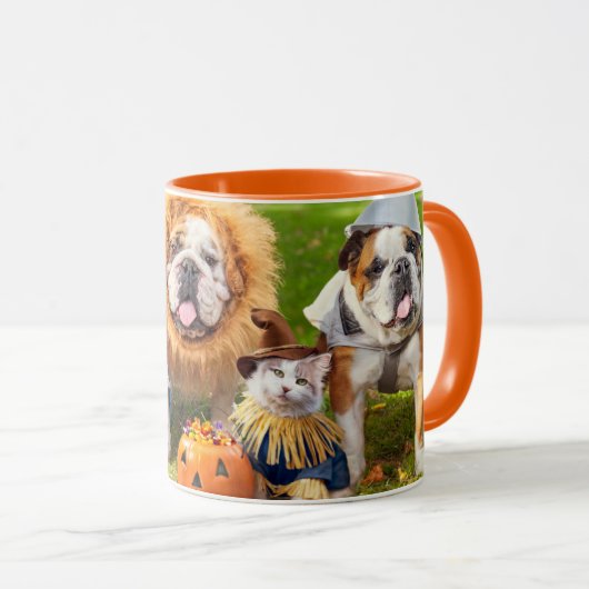 Drie Bulldogs in verkleedpartij Mok (Voorkant rechts)