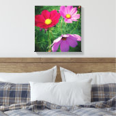 Drie Cosmos Bloemen Canvas Afdruk (Insitu (Slaapkamer))