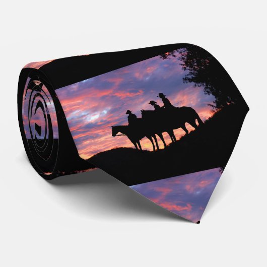 Drie Cowboys in het Sunset Stropdas (Opgerold)