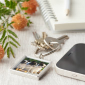 Drie Cute Papillon-Puppies op een tuinbank Sleutelhanger (Zijkant)