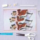 Drie dansende vrouwen in rode kostuums en veren tissuepapier (Craft)