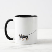 Drie Dobermans op de as Mok (Links)