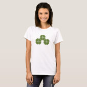 Drie donkergroene schamsteen, op shirten t-shirt (Voorkant volledig)