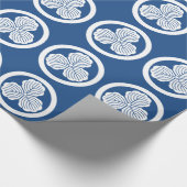 Drie eikenbladeren in cirkel cadeaupapier (Hoek)