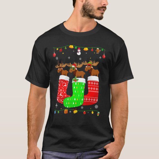 Drie elanden in kerstsokken bijpassende kerstpyjam t-shirt (Voorkant)
