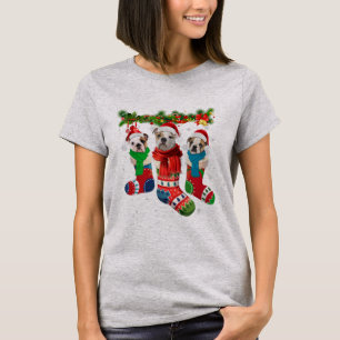 Drie Engelse bulledogs in kerstsokken  T-shirt