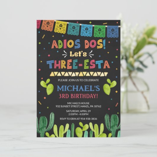 Drie Esta Birthday Uitnodiging (Staand voorkant)