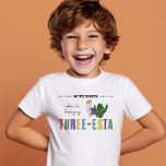 Drie-Esta kleurrijke 3e verjaardag jongen of meisj Kinder Shirts<br><div class="desc">3e verjaardag t-shirt met de letters "No Time to Siesta When I'm Have my Three-esta" op de voorkant en de naam van de 3-jarige jongen of meisje op de achterkant. Kleurrijk en leuk met Mexicaanse fiesta vibes, vet belettering, cactus en schattige lama. Bekijk ons Three-Esta Fiesta 3rd Birthday Party collectie...</div>