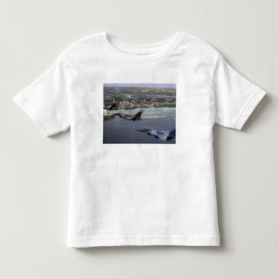 Drie F-16-strijders tegen valken vliegen in format Kinder Shirts