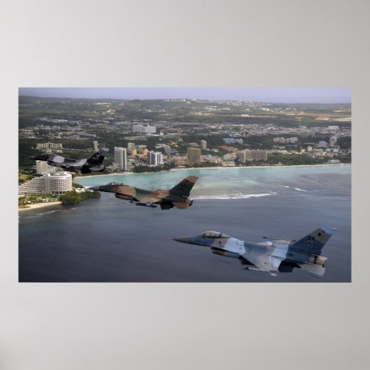 Drie F-16-strijders tegen valken vliegen in format Poster (Voorkant)