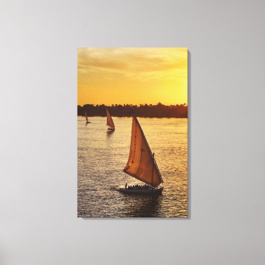 Drie falukas met toeristen op de Nijl bij Canvas Afdruk (Voorkant)