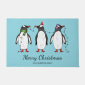 Drie feestelijke kerstpinguïns met aangepaste teks deurmat (Voorkant)
