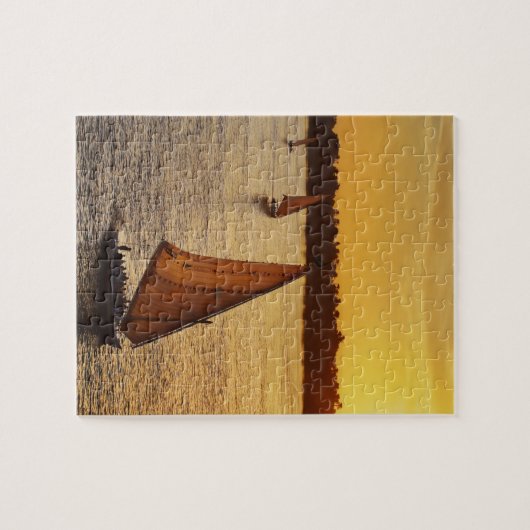 Drie feodka's met bliksem op de Nijlrivier Legpuzzel (Horizontaal)