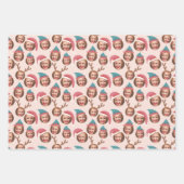 Drie foto's met roze kerstman, op maat inpakpapier vel (Voorkant)