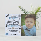 Drie Geest. Boys Halloween 3rd Birthday Foto Kaart (Staand voorkant)