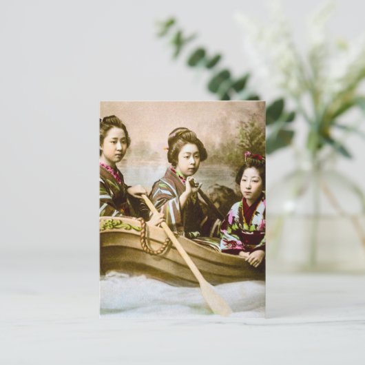 Drie Geisha's in een  glazen glaasje met een roest Briefkaart (Staand voorkant)