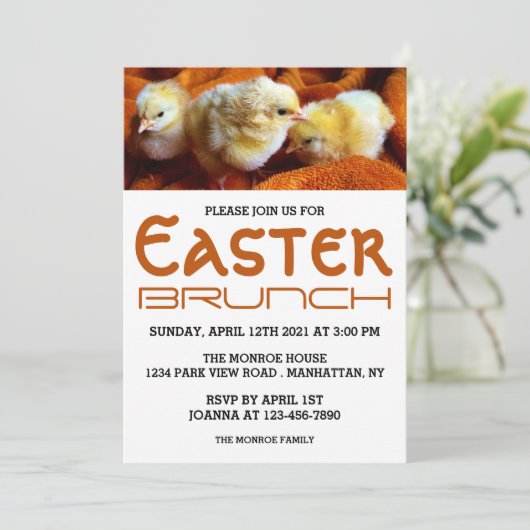 Drie Gele Kippen, Oranje & White Paasbrunch Aankondiging (Staand voorkant)