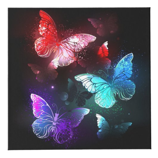 Drie gloeiende vlinders op een nachtachtergrond kubus (Rechts)