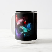 Drie gloeiende vlinders op nachtrustgrond tweekleurige koffiemok (Voorkant links)