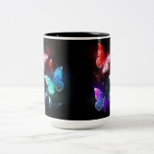 Drie gloeiende vlinders op nachtrustgrond tweekleurige koffiemok (Center)