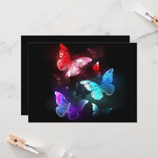 Drie gloeiende vlinders op nachtrustrondergrond kaart (Voorkant / Achterkant in situ)