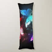 Drie gloeiende vlinders op nachtrustrondergrond lichaamskussen (Achterkant (Verticaal))