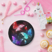 Drie gloeiende vlinders op nachtrustrondergrond papieren bordje (Feest)