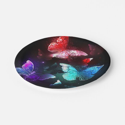 Drie gloeiende vlinders op nachtrustrondergrond papieren bordje (Gekanteld)