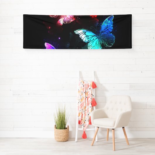 Drie gloeiende vlinders op nachtrustrondergrond spandoek (Insitu)