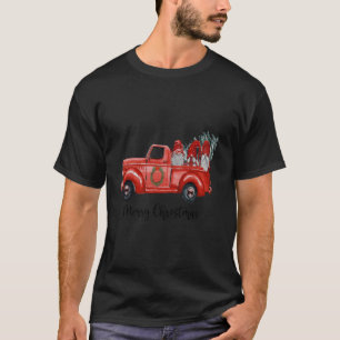 Drie gnomen in een rode vrachtwagen met een sierbo t-shirt
